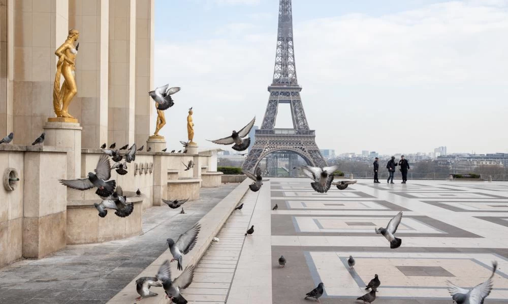 Παρίσι: Απαγόρευση κυκλοφορίας από τις 9 μ.μ. έως τις 6 π.μ.